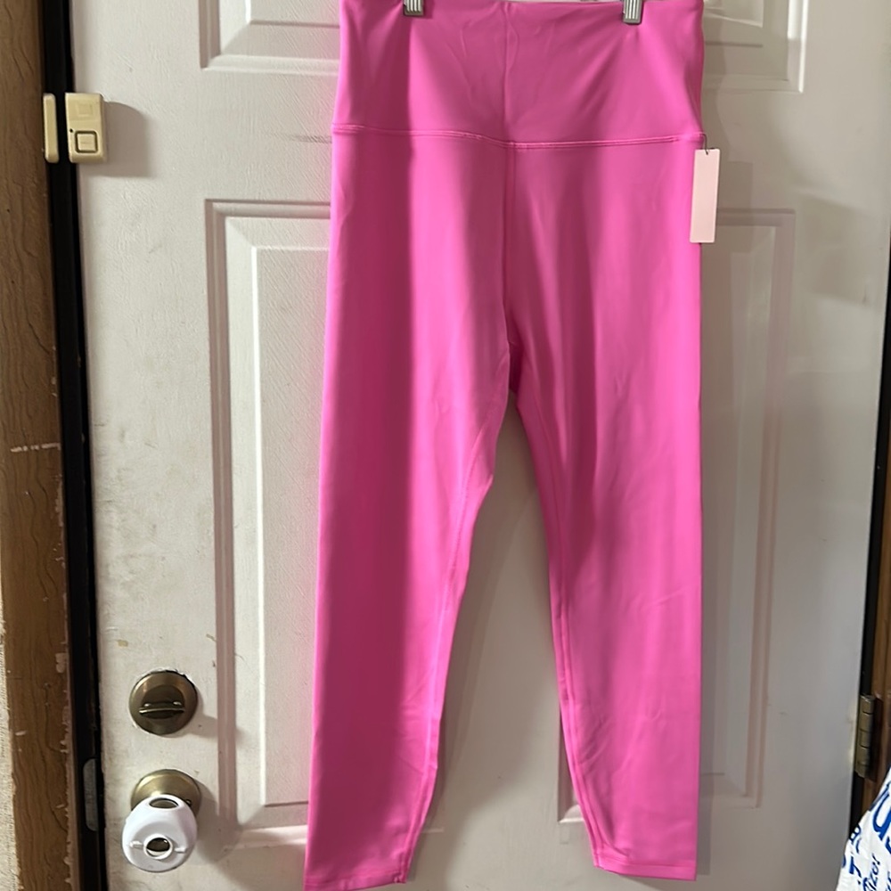 VICTORIA’S SECRET INCREDIBLE ESSENTIAL LEGGING: BRIGHT PINK: NEW WITH TAGS:SZ 12